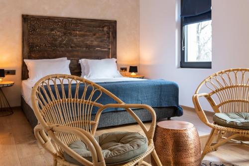 A bed or beds in a room at Utopia Forest