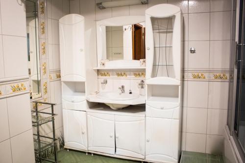 Bathroom sa Hubert Varga