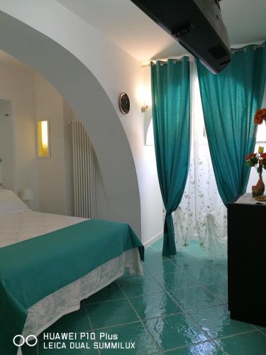 Amalfi Small Wonder Tiny Town House photo 2