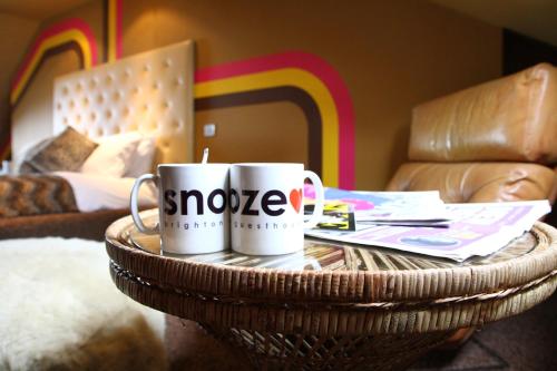 Φωτογραφία από το άλμπουμ του Snooze στο Μπράιτον & Χόουβ