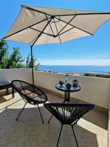 Guest house Astra - where mountain meets the sea