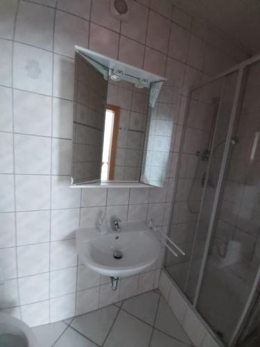 Koupelna v ubytování Schwarze Adler