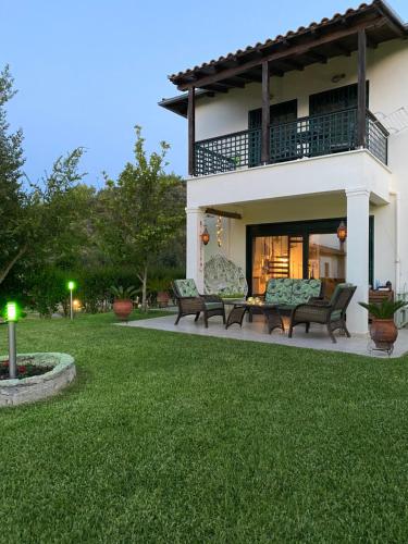 Detached Villa with Sea View