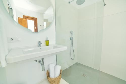 Bilik mandi di Vila Alaró TI