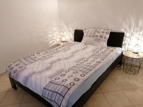 Posteľ alebo postele v izbe v ubytovaní Apartments Nena - Trogir