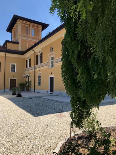Capriccio Art Hotel — Facade/entrance