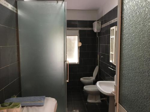 Phòng tắm tại Vila Isufaj