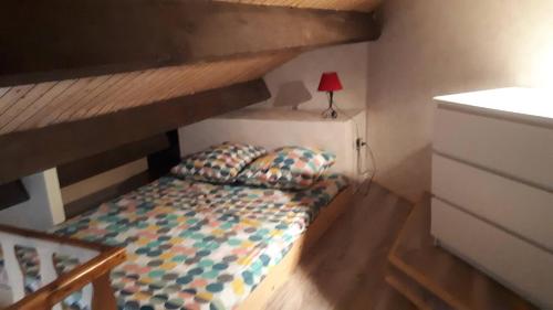 Les Bergians tesisinde bir odada yatak veya yataklar