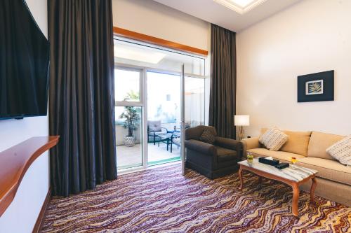Ruang duduk di Iridium Hotel