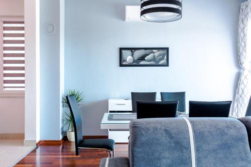 Family apartment with huge terrace and private hot tub - Franka