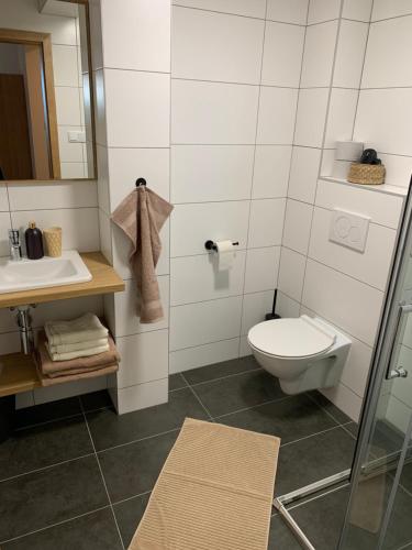 Ένα μπάνιο στο YASNA Apartments