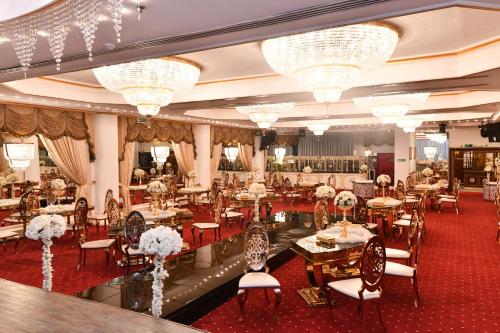 Restoran atau tempat lain untuk makan di Casablanca Hotel Jeddah