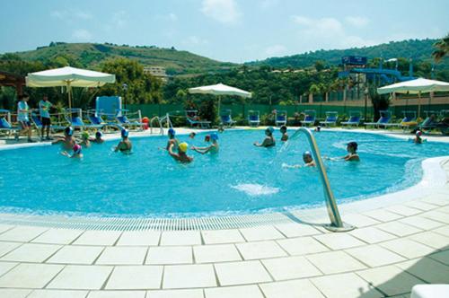 The swimming pool at or close to Residenza Marinella