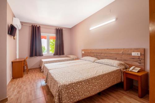 Foto dalla galleria di Hotel Silvia a Empuriabrava