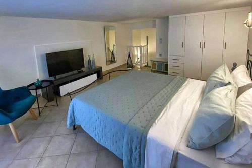 Somnium a newly renovated house in Kamari