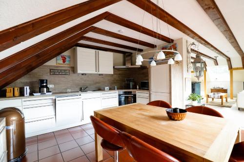 Køkken eller tekøkken på Silence Ferienwohnungen mit - 2 Apartments