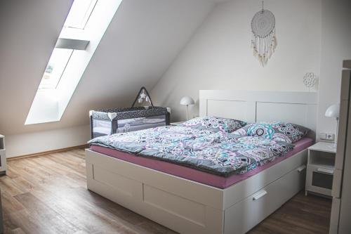 Кровать или кровати в номере Apartmán Na Vršku