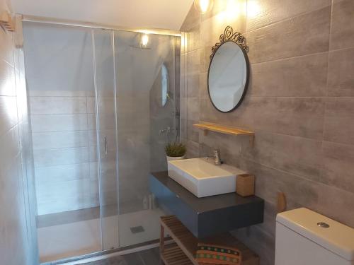 Bilik mandi di Bnbook Medea Apartments