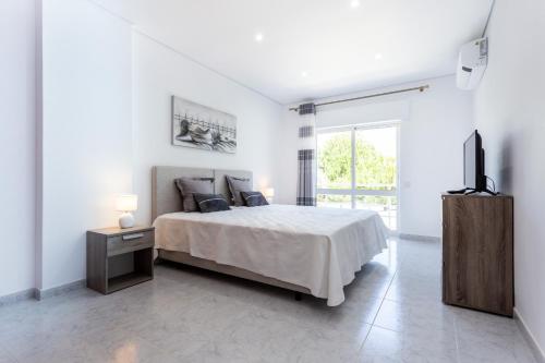 Downtown Lovers Home by Seewest