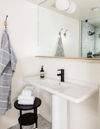 Hotel June West LA, a Member of Design Hotels photo 10