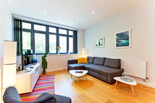 Highbury Holloway - BOOK for Summer