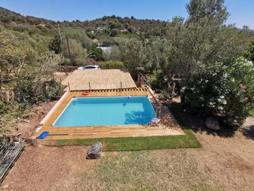 Bazén v ubytování villa rubia nebo v jeho okolí