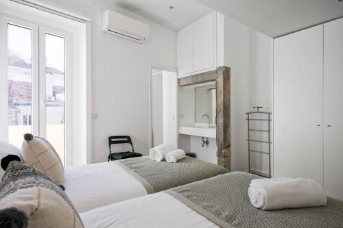 2 bedroom suites with AC next to Avenida da Liberdade