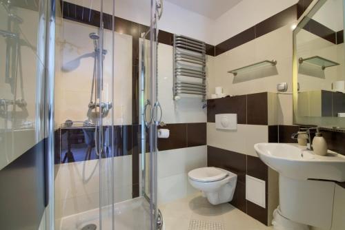 Een badkamer bij Apartament Bursztyn 2