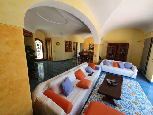 Galería fotográfica de Exclusive Luxury Villa in Forio en Ischia