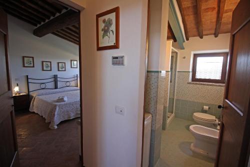 Um banheiro em Gli Archi di Corsanello