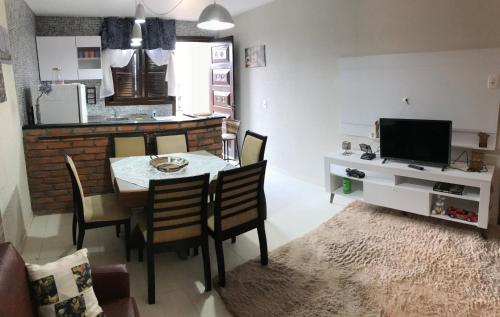 Kuchyň nebo kuchyňský kout v ubytování Apê completo com suíte, sacada e garagem fechada