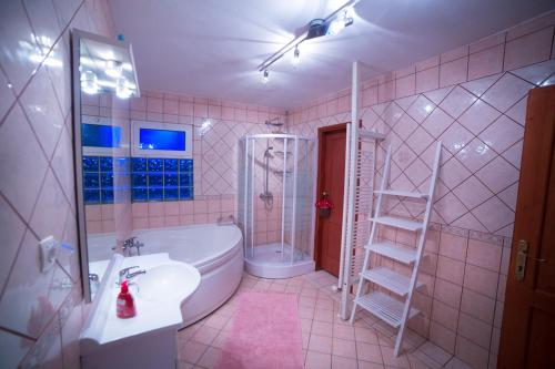 Koupelna v ubytování Apartmani Fuža Rab