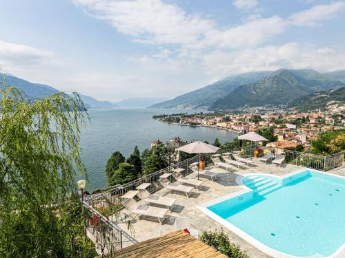 Ein Blick auf den Pool von der Unterkunft Wonderful holiday home with swimming pool and lift oder aus der Nähe