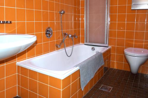 A bathroom at Modersnhof - exklusive Ferienwohnung