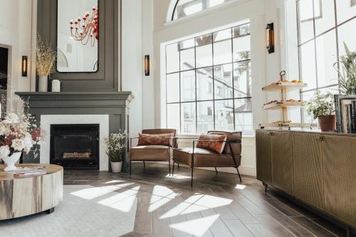 Vinland Hotel and Lounge, Solvang – Updated 2023 Prices