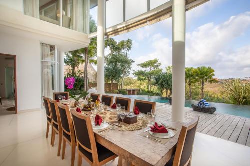 Swimmingpoolen hos eller tæt på Dayu Mirah Resort