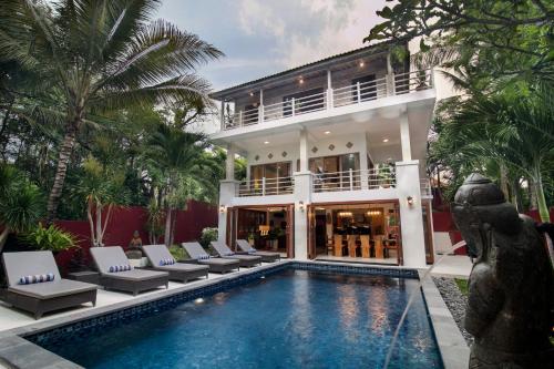Bazén v ubytování CASA MIMBA - Seaview Private Pool Villa Padangbai nebo v jeho okolí