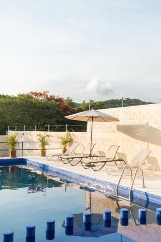 Bazén v ubytování hotel isla Bonita nebo v jeho okolí