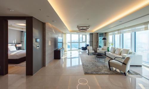 Gallery image of LCT Residence in Busan