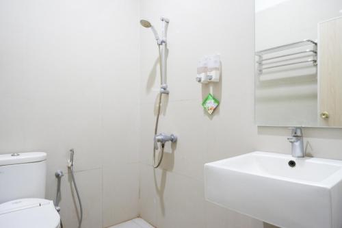 Gallery image of Pineapple Mansion Solo Mitra RedDoorz near RS JIH Solo in Solo