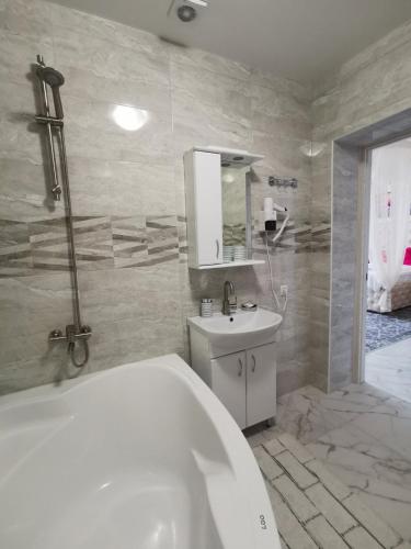 Koupelna v ubytování Monte-Kristo Hotel