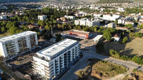 Linna Trebinje üldine vaade või majutusasutusest Kiniro pildistatud vaade