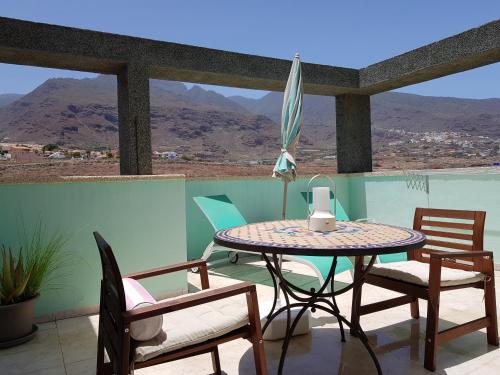 THE HAPPINESS PENTHOUSE Dream Holiday at 100m Beach