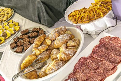 Photo de la galerie de l'établissement Hotel Royal Inn, à San Mauro a Mare