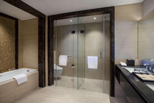 Koupelna v ubytování Wyndham Opi Hotel Palembang