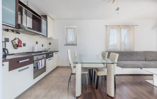 Apartment Leon with Balcony – Photos 3