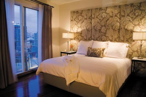 International House Hotel Image