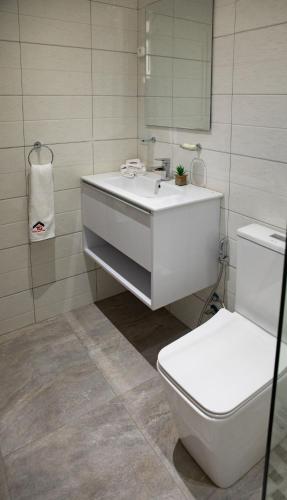 Un baño de Triunfo Guest House