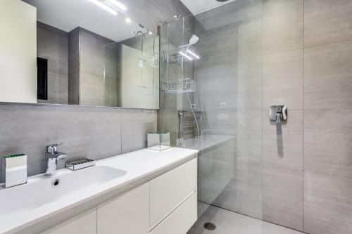 A bathroom at by RIVA - Chic, Contemporary Studio in Puerto Banus Gardens
