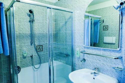 A bathroom at Villa Erika